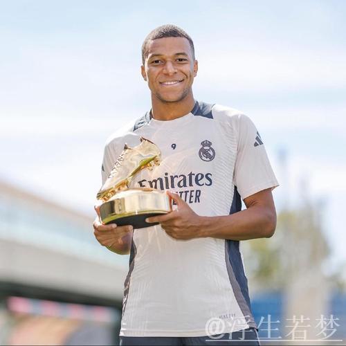 姆巴佩闪耀皇马!26岁射手荣膺赛季最佳:55场41球问鼎五大联赛头名 姆巴佩闪耀皇马!26岁射手荣膺赛季最佳:55场41球问鼎五大联赛头名