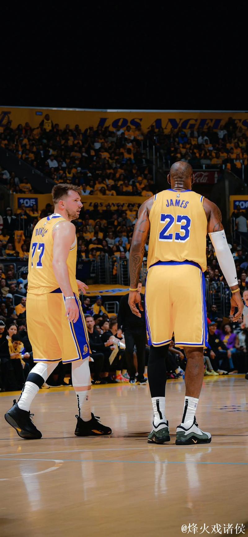 詹姆斯29+9难救主，东契奇39分鲍尔30+11，黄蜂大胜湖人